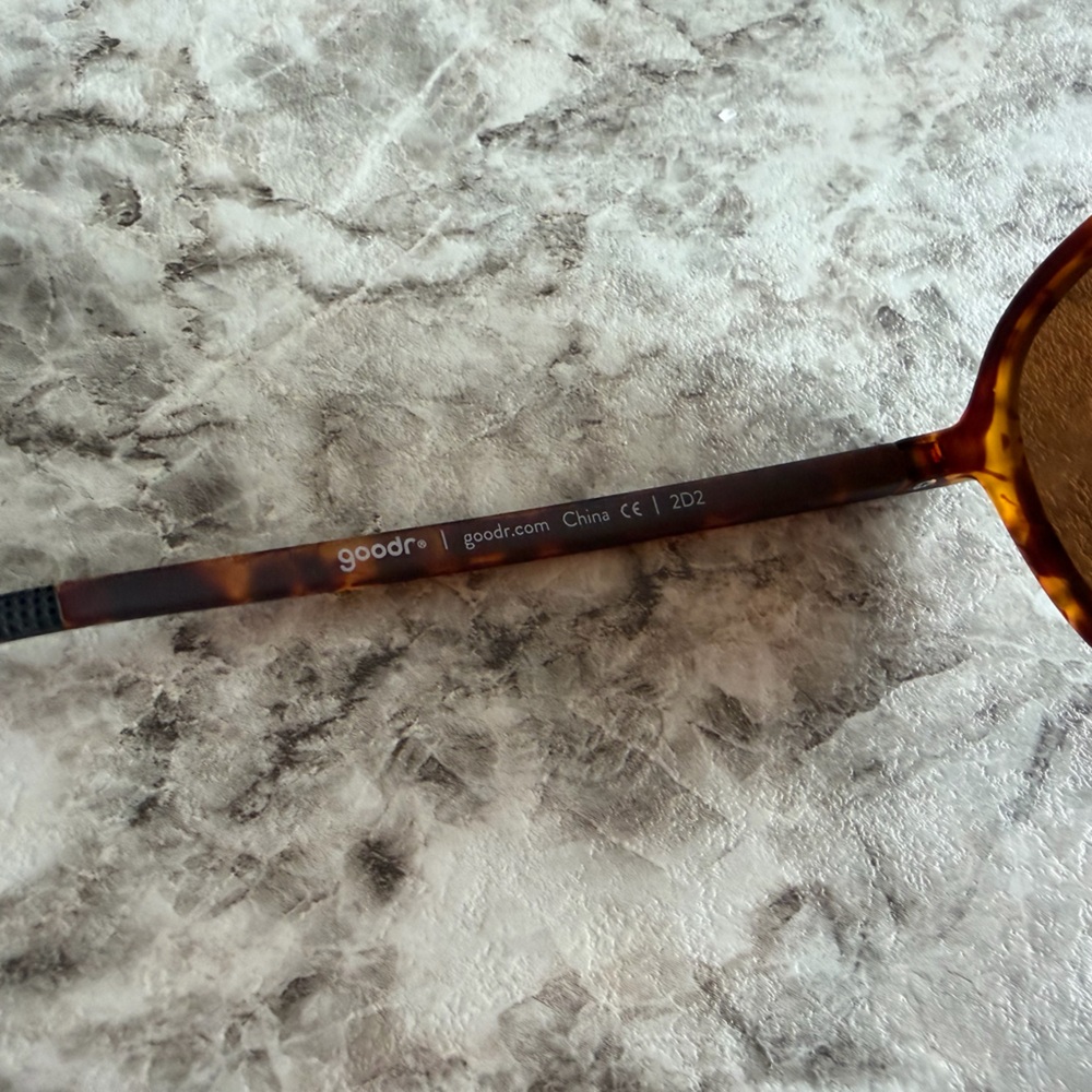 Goodr Mach G Tortoiseshell Men’s Aviator Sunglasses - Brown Lenses - Picture 4 of 8